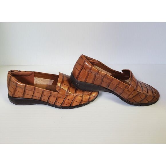 Easy Spirit Abide 8 Women's Slip On Tan Crocodile Size 6 - Picture 3 of 5